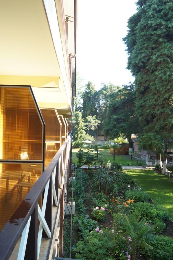 Pitsunda Hotel ภายนอก รูปภาพ