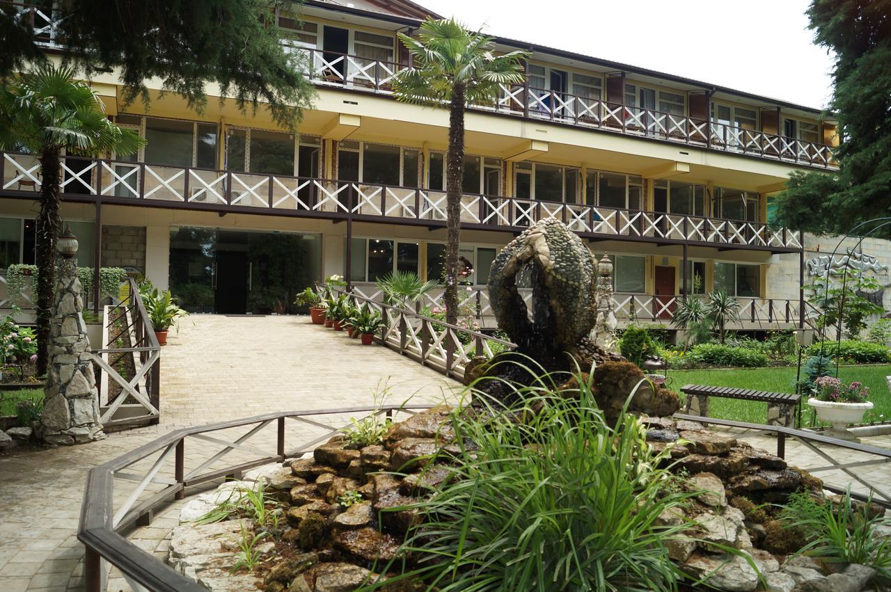 Pitsunda Hotel ภายนอก รูปภาพ