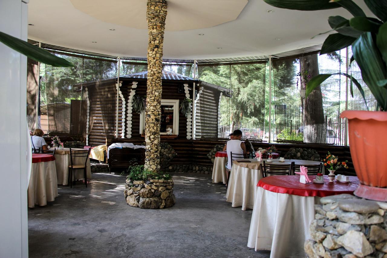 Pitsunda Hotel ภายนอก รูปภาพ