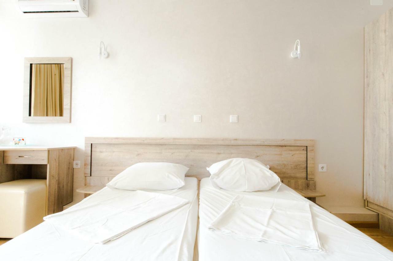 Pitsunda Hotel ภายนอก รูปภาพ