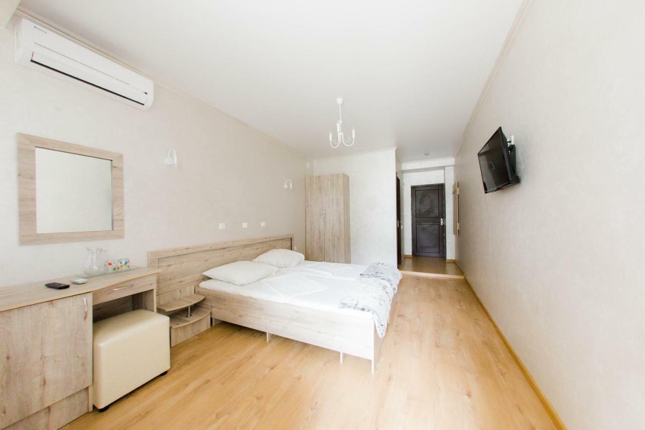Pitsunda Hotel ภายนอก รูปภาพ