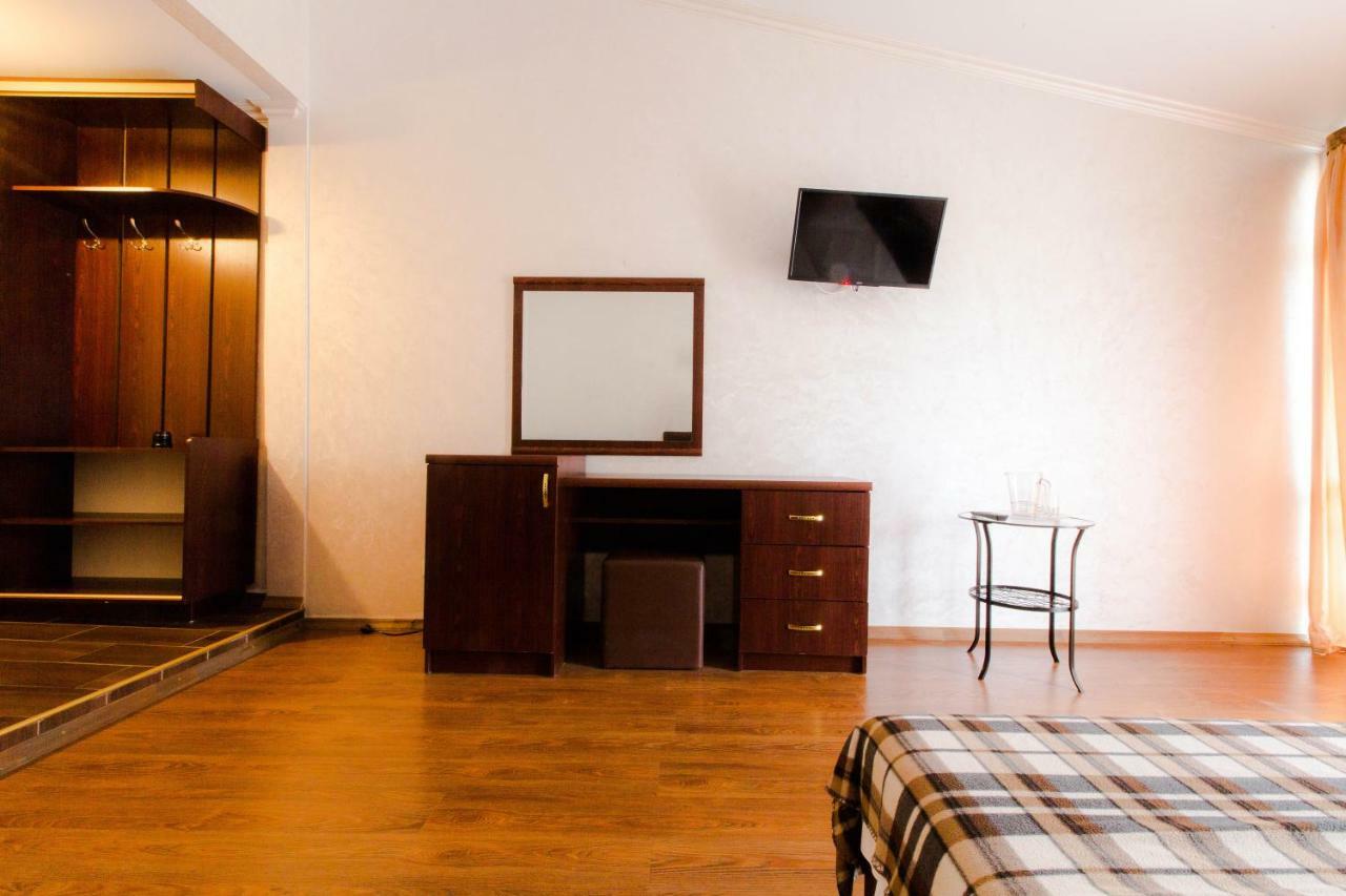 Pitsunda Hotel ภายนอก รูปภาพ