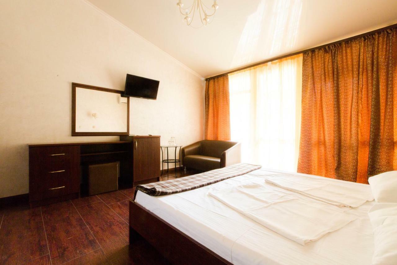Pitsunda Hotel ภายนอก รูปภาพ