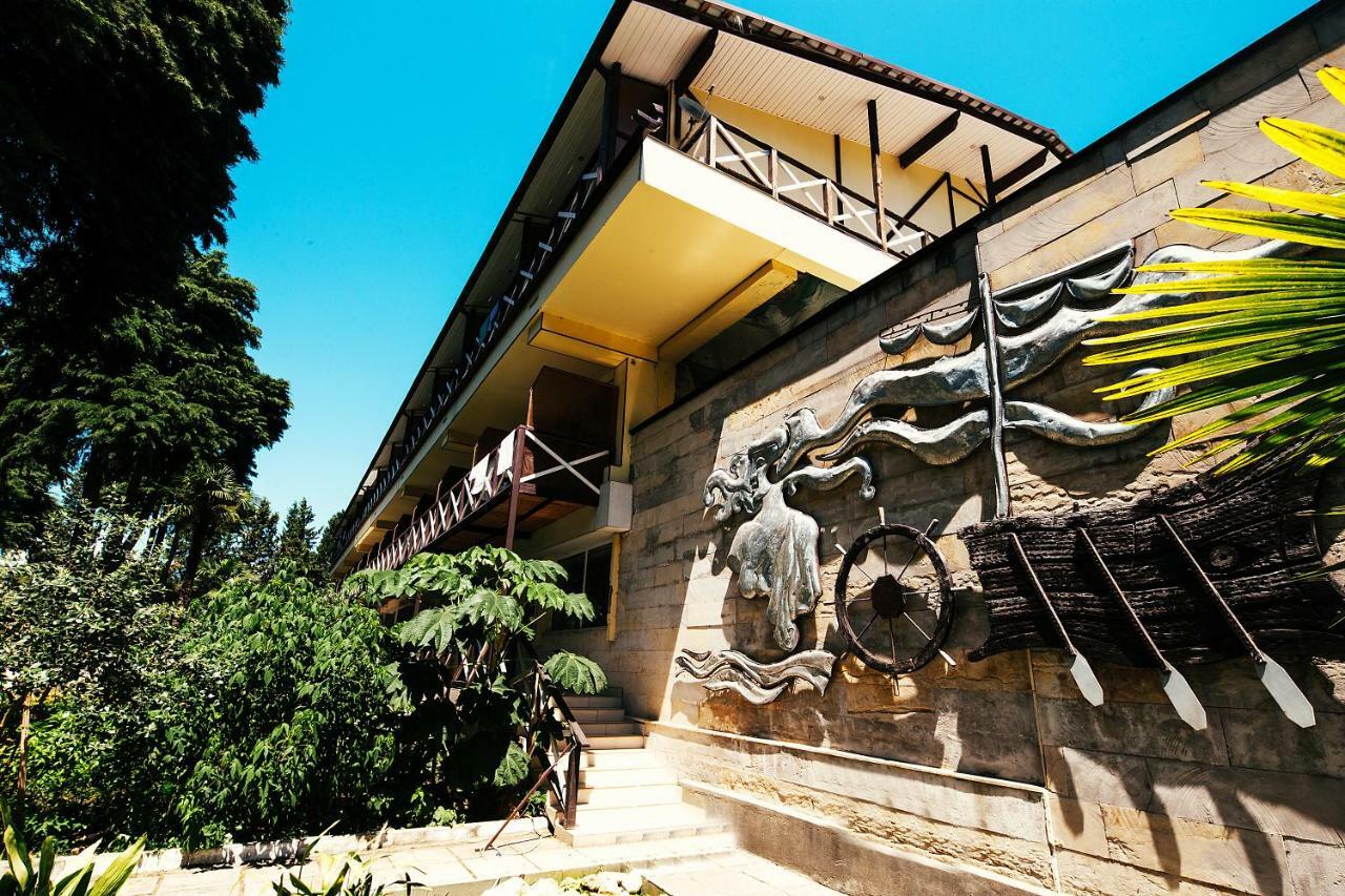 Pitsunda Hotel ภายนอก รูปภาพ