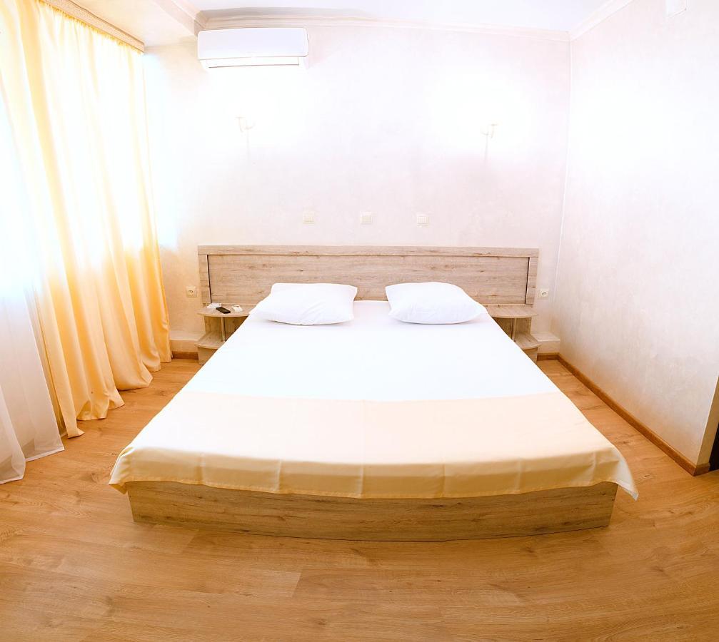 Pitsunda Hotel ภายนอก รูปภาพ